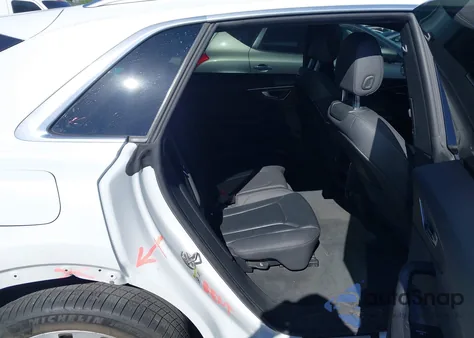 2019 Audi Q8 55 Premium z USA, uszkodzony, nr VIN WA1BVAF1XKD044271